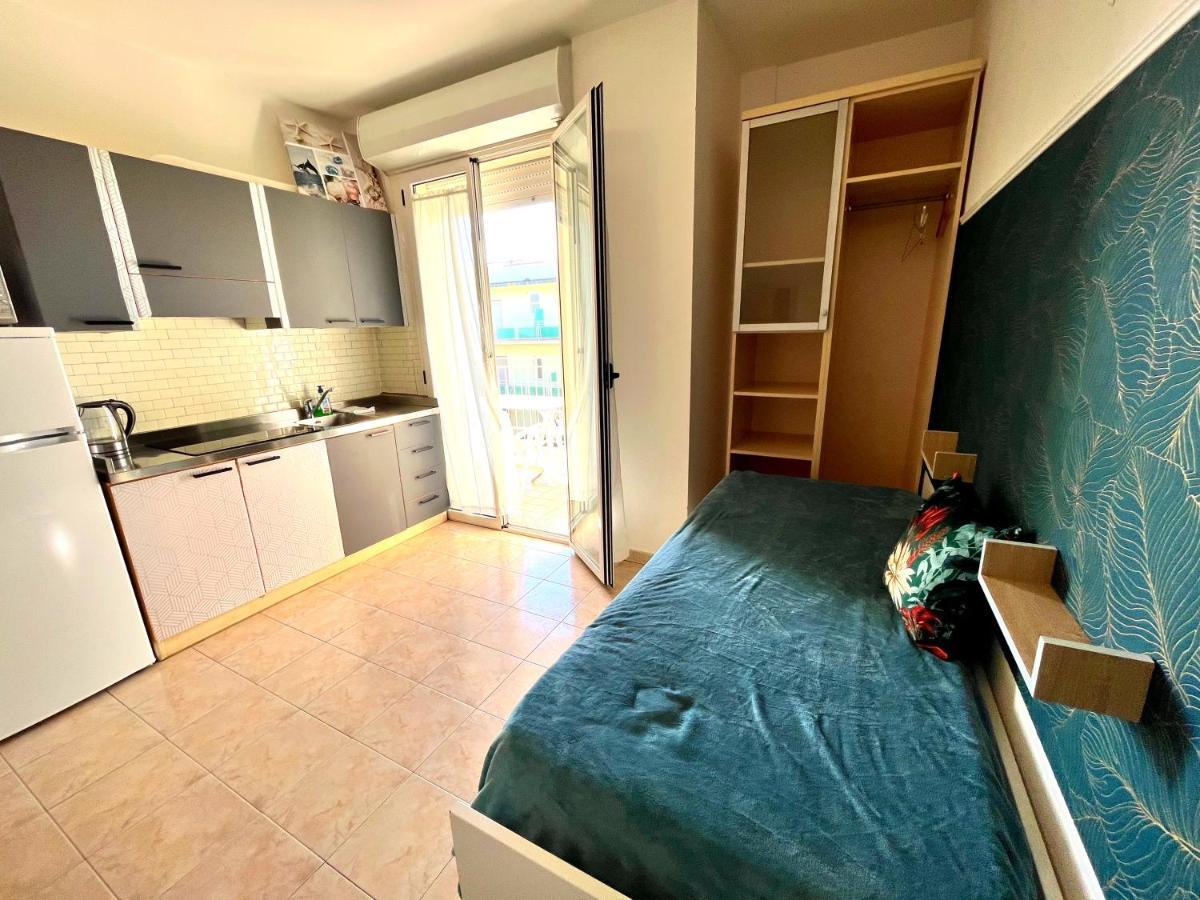 Residence Frontemare リミニ エクステリア 写真